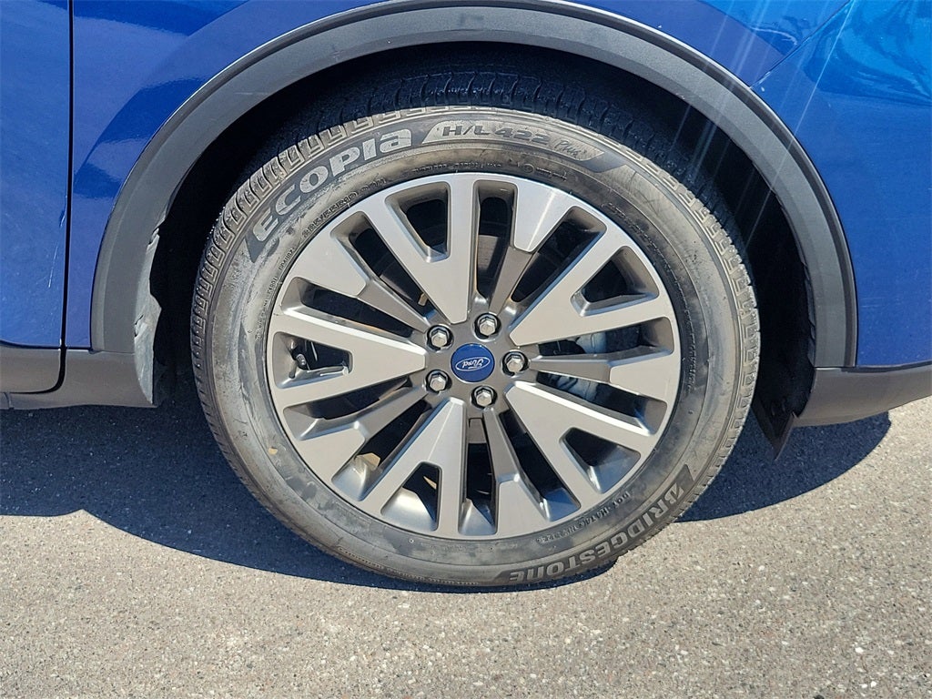 2022 Ford Escape Hybrid Titanium