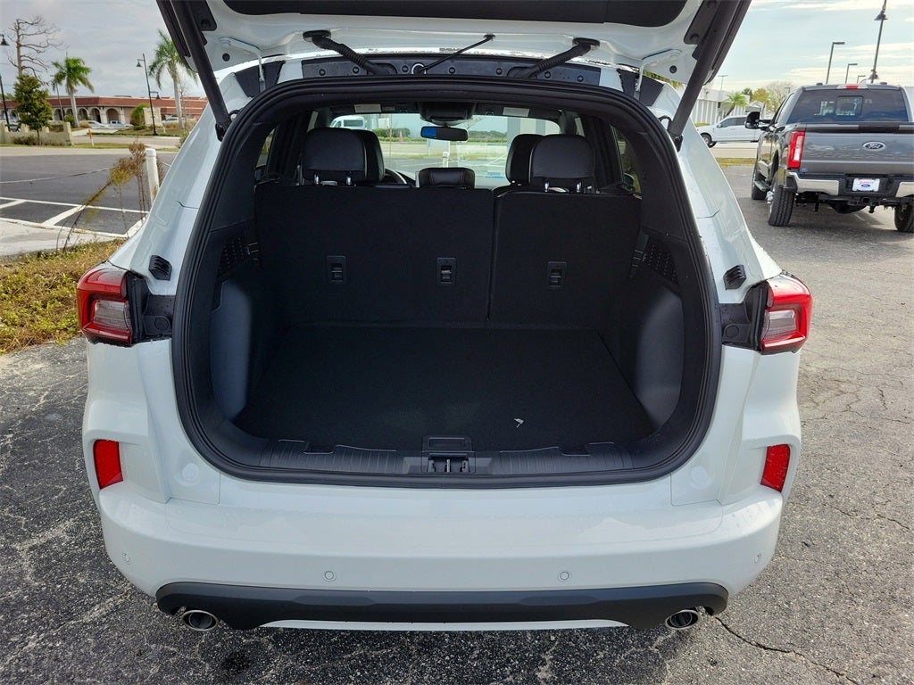 2026 Ford Escape Hybrid ST-Line Elite