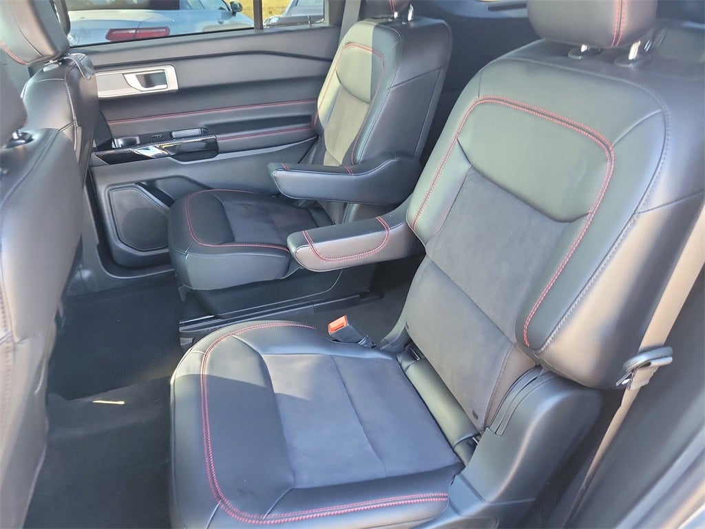 2024 Ford Explorer ST-Line