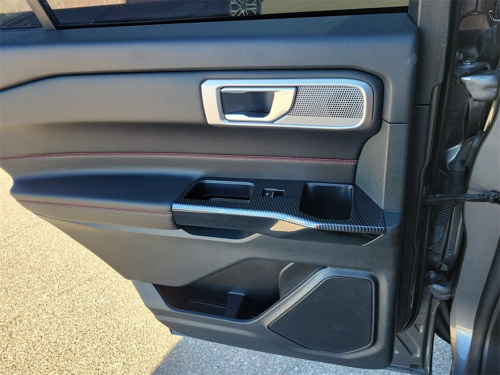 2024 Ford Explorer ST-Line