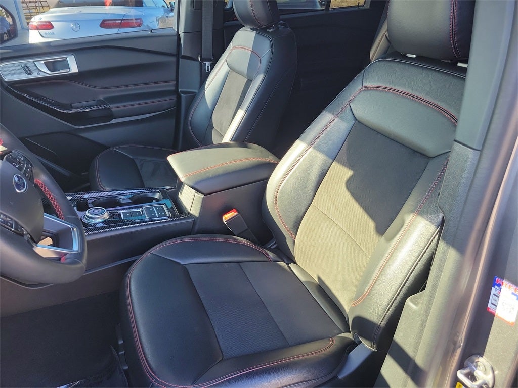2024 Ford Explorer ST-Line