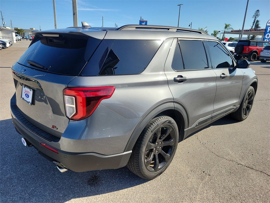 2024 Ford Explorer ST-Line