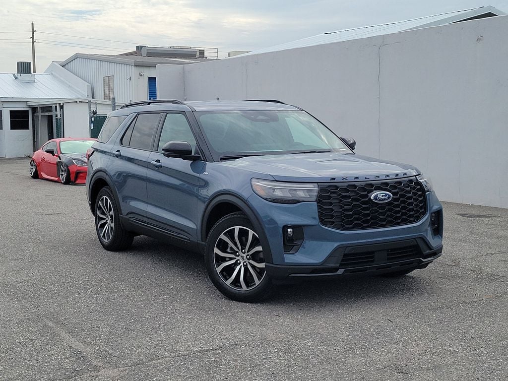 2026 Ford Explorer ST-Line