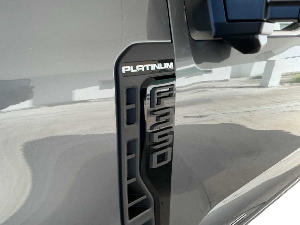 2027 Ford F-350SD Platinum