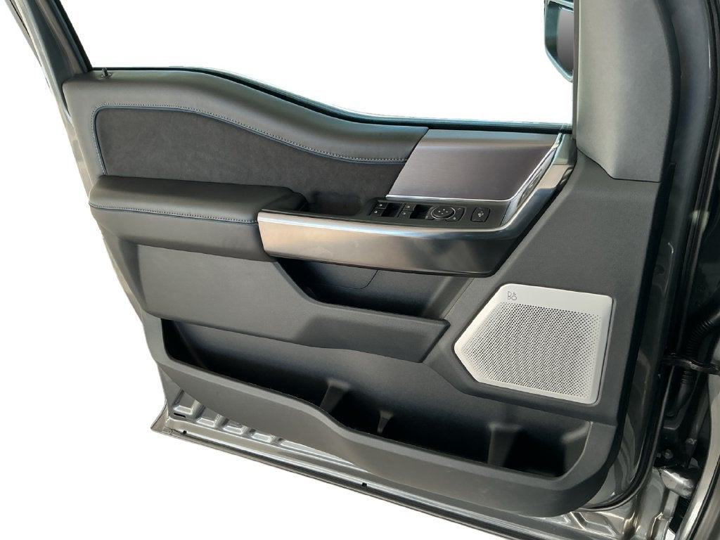 2027 Ford F-350SD Platinum
