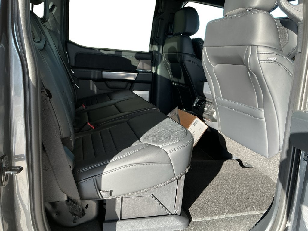 2027 Ford F-350SD Platinum