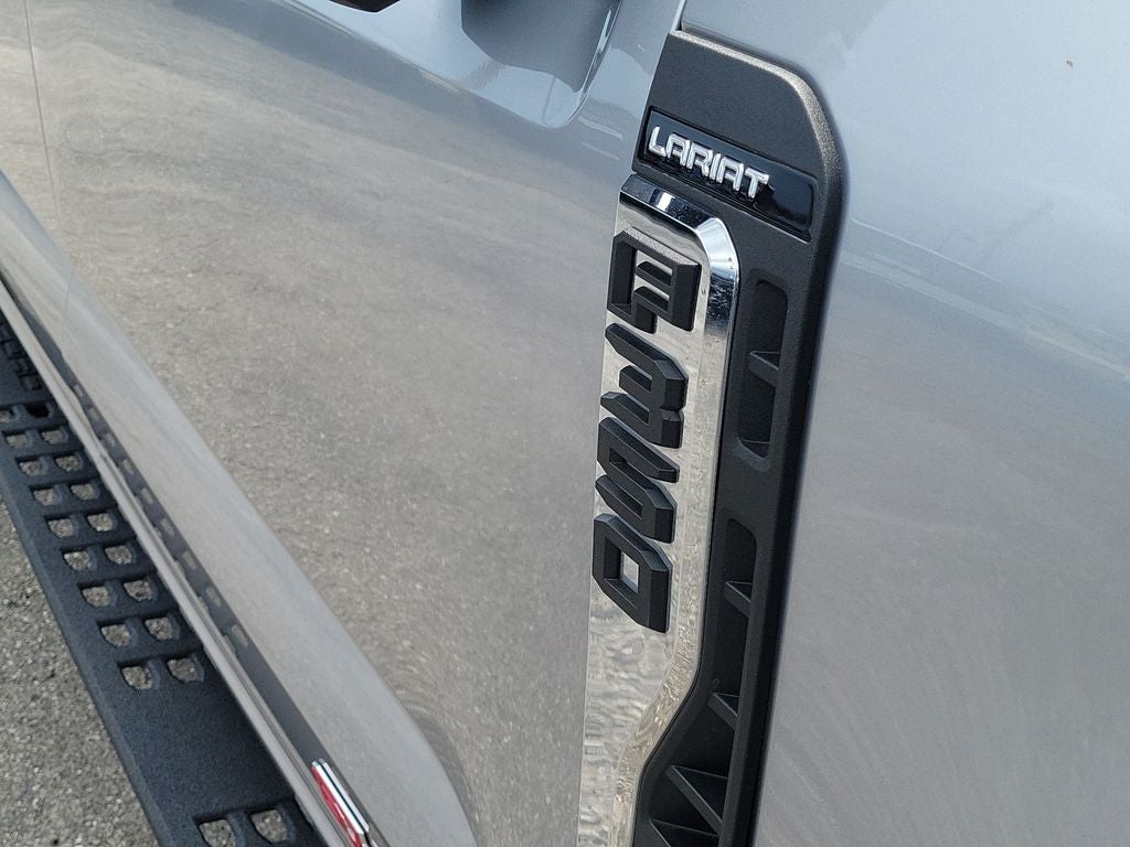 2023 Ford F-350SD Lariat