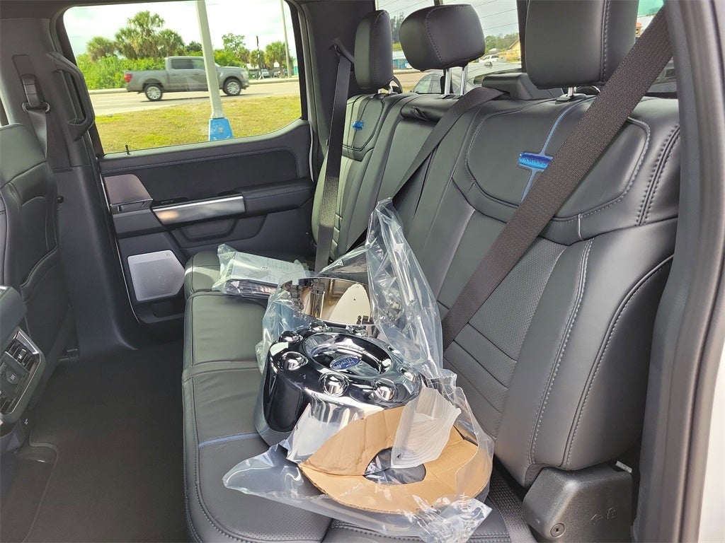 2026 Ford F-350SD Platinum DRW