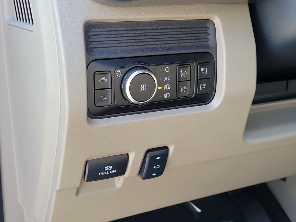 2026 Ford F-350SD Platinum DRW