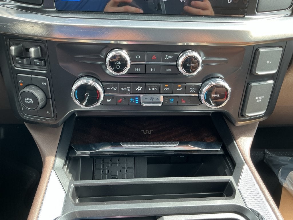 2027 Ford F-350SD King Ranch DRW
