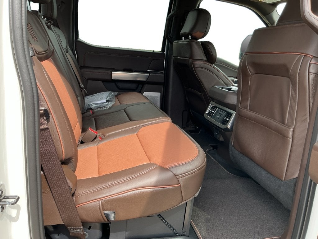 2027 Ford F-350SD King Ranch DRW