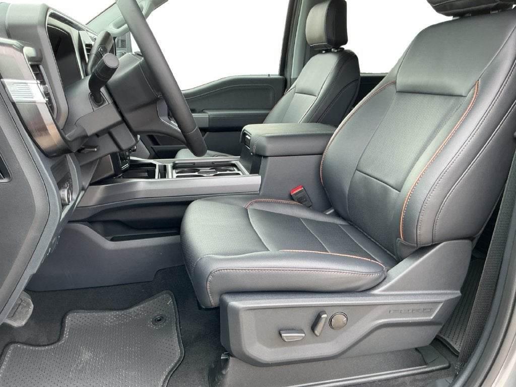 2027 Ford F-350SD Lariat DRW
