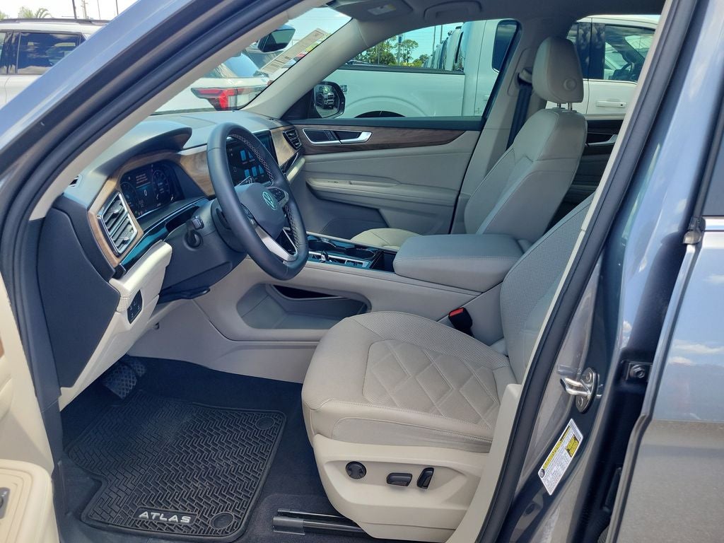 2024 Volkswagen Atlas 2.0T SE w/Technology