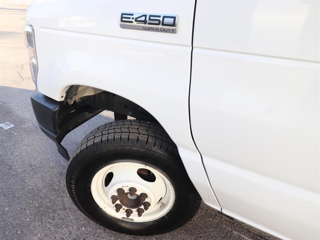 2023 Ford E-450SD Base