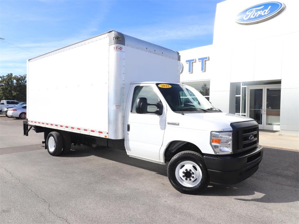 2022 Ford E-450SD Base