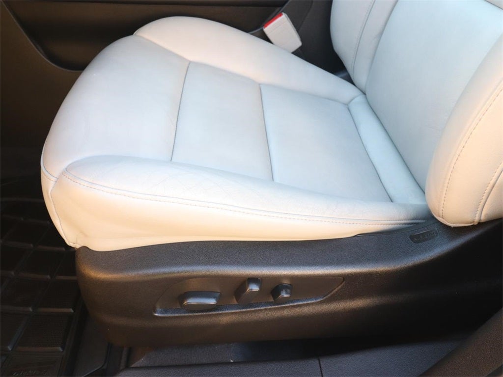 2022 Cadillac XT4 Premium Luxury