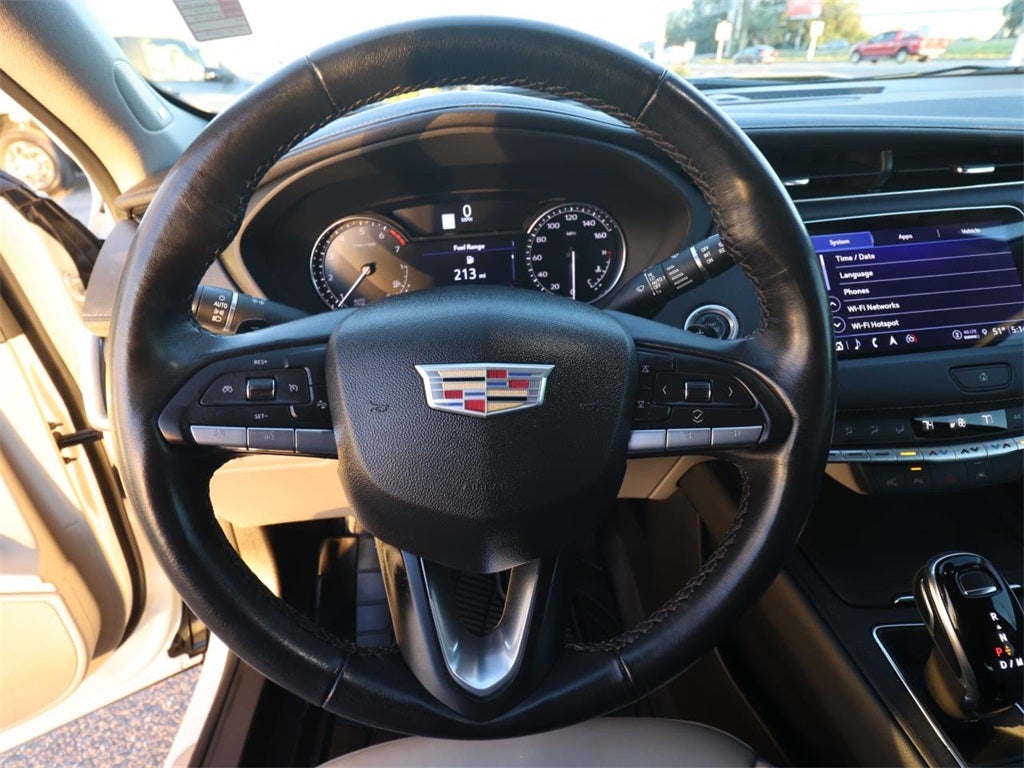2022 Cadillac XT4 Premium Luxury