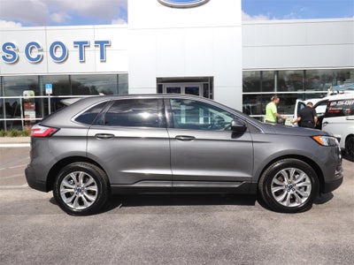 2022 Ford Edge Titanium