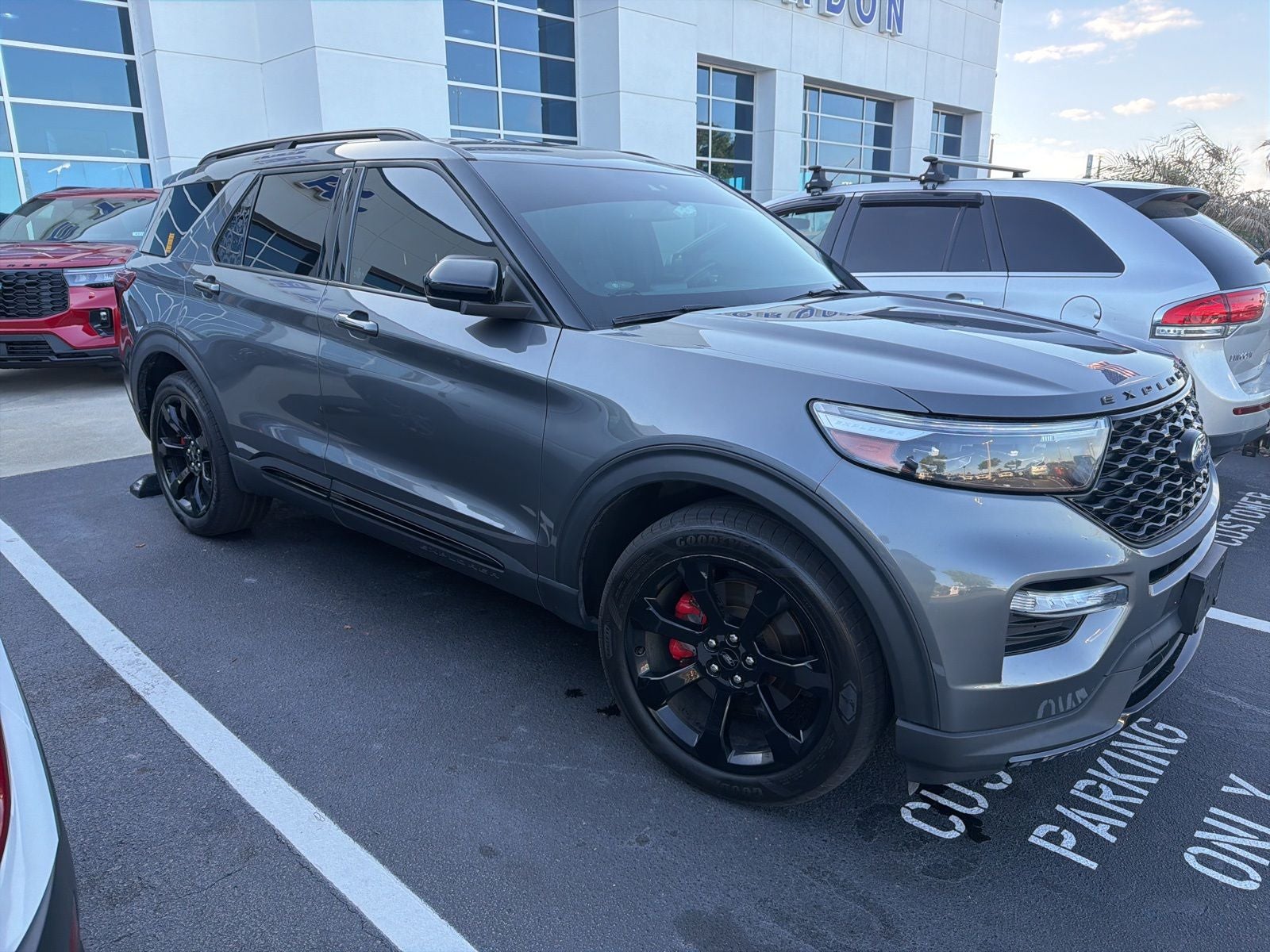 2022 Ford Explorer ST