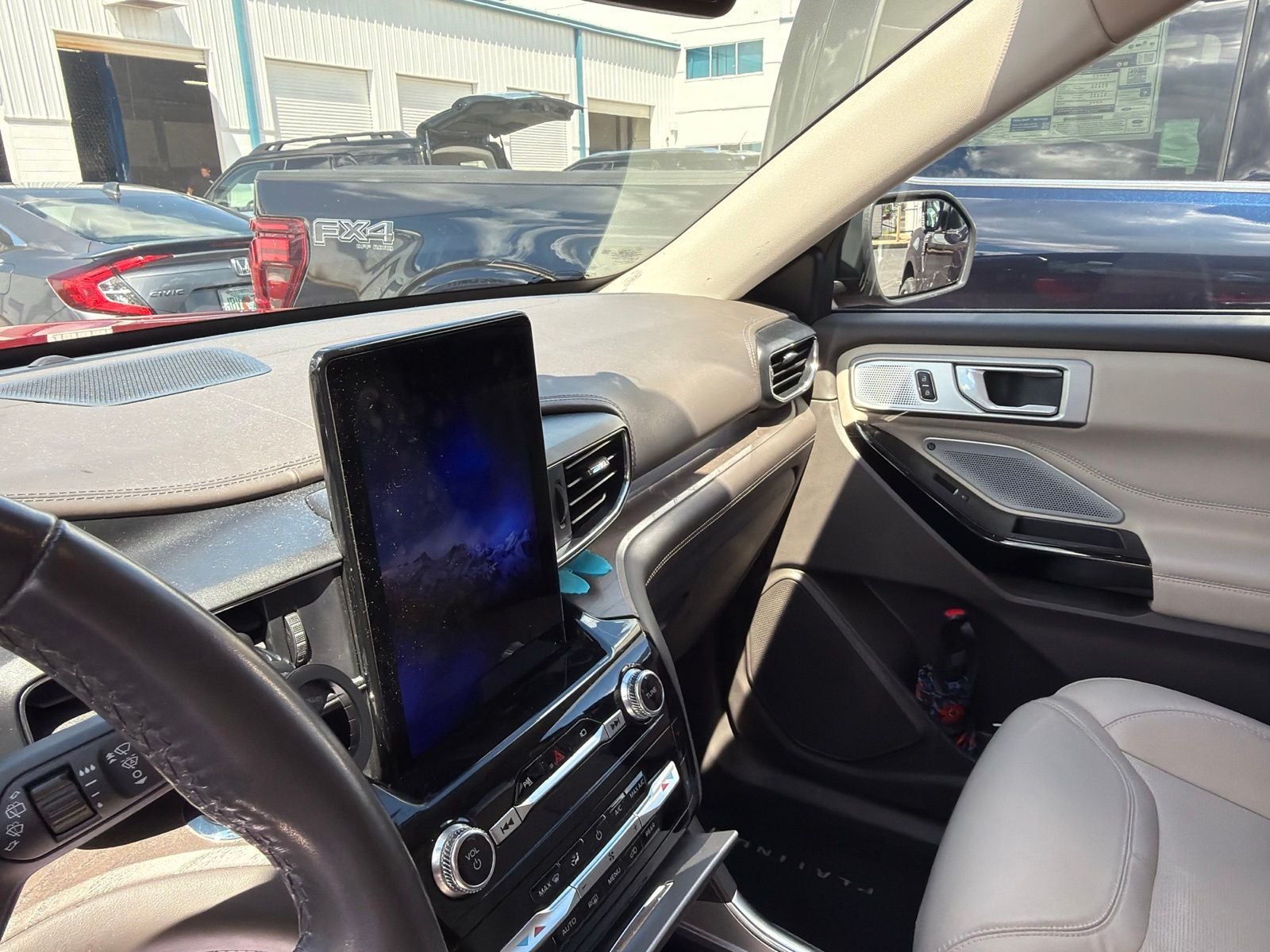 2023 Ford Explorer Platinum