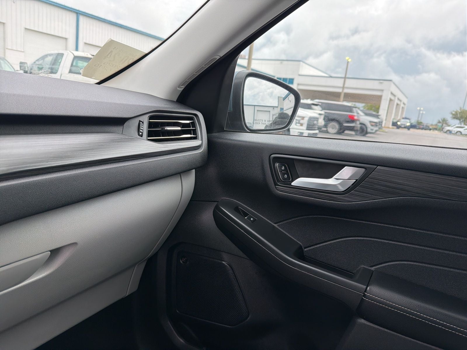 2025 Ford Escape Plug-In Hybrid Base