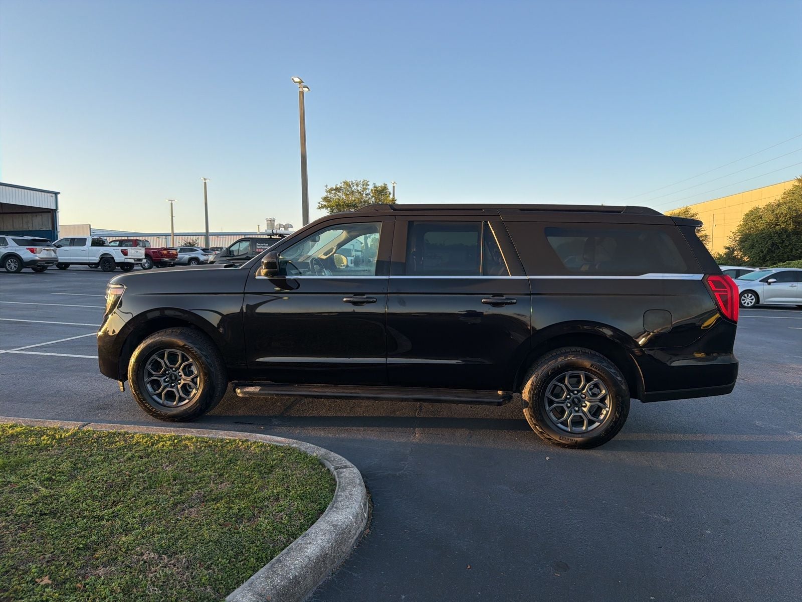 2025 Ford Expedition Max Active