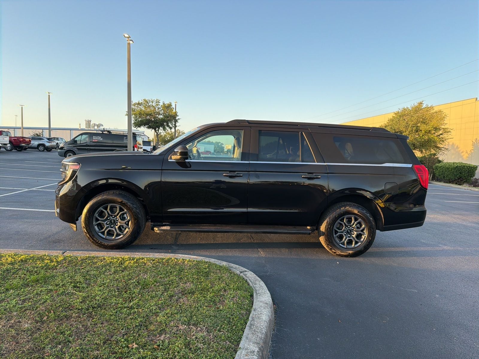 2025 Ford Expedition Max Active