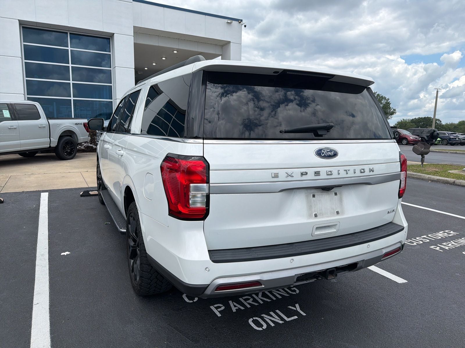 2022 Ford Expedition Max XLT