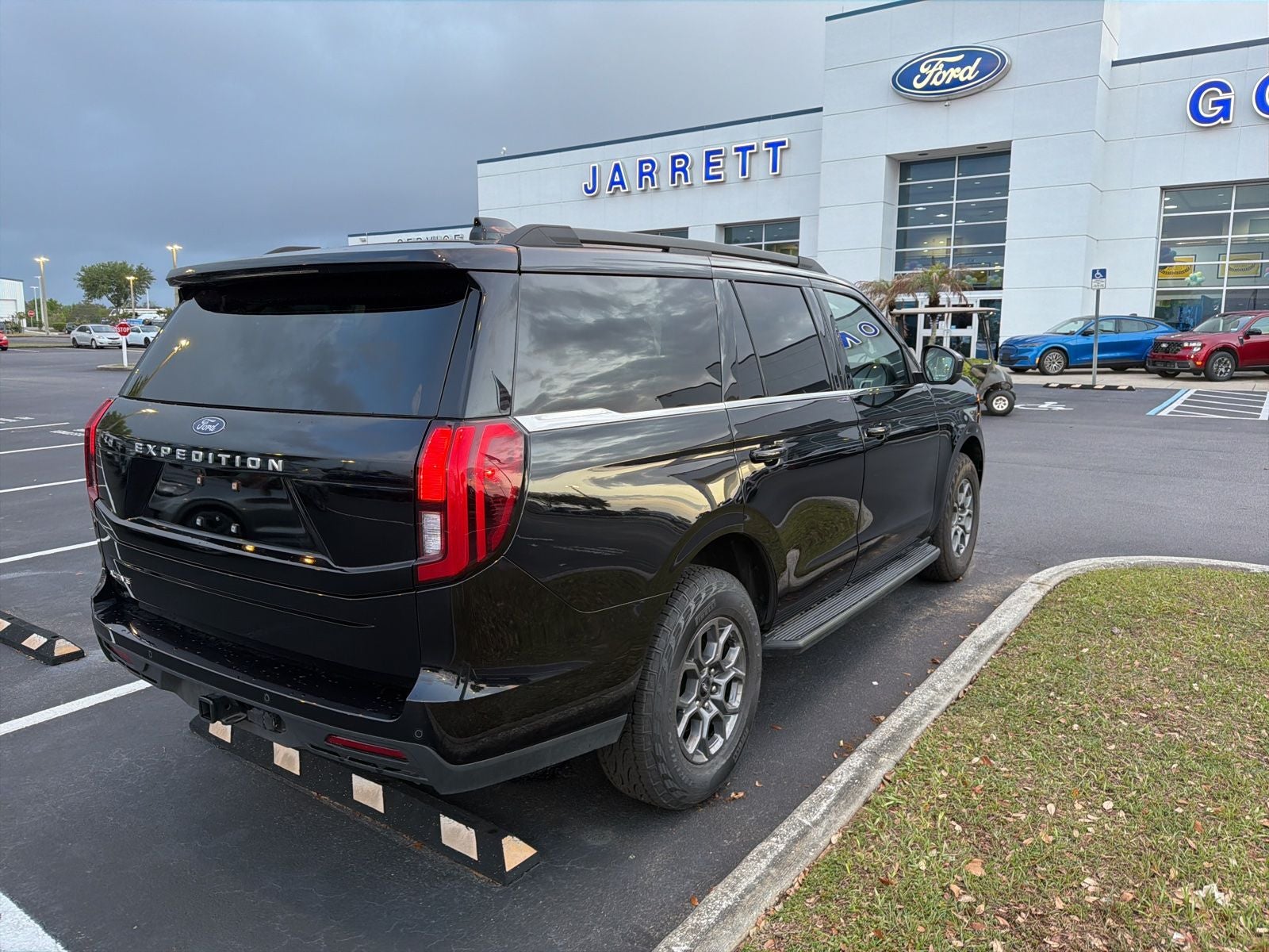 2025 Ford Expedition Active