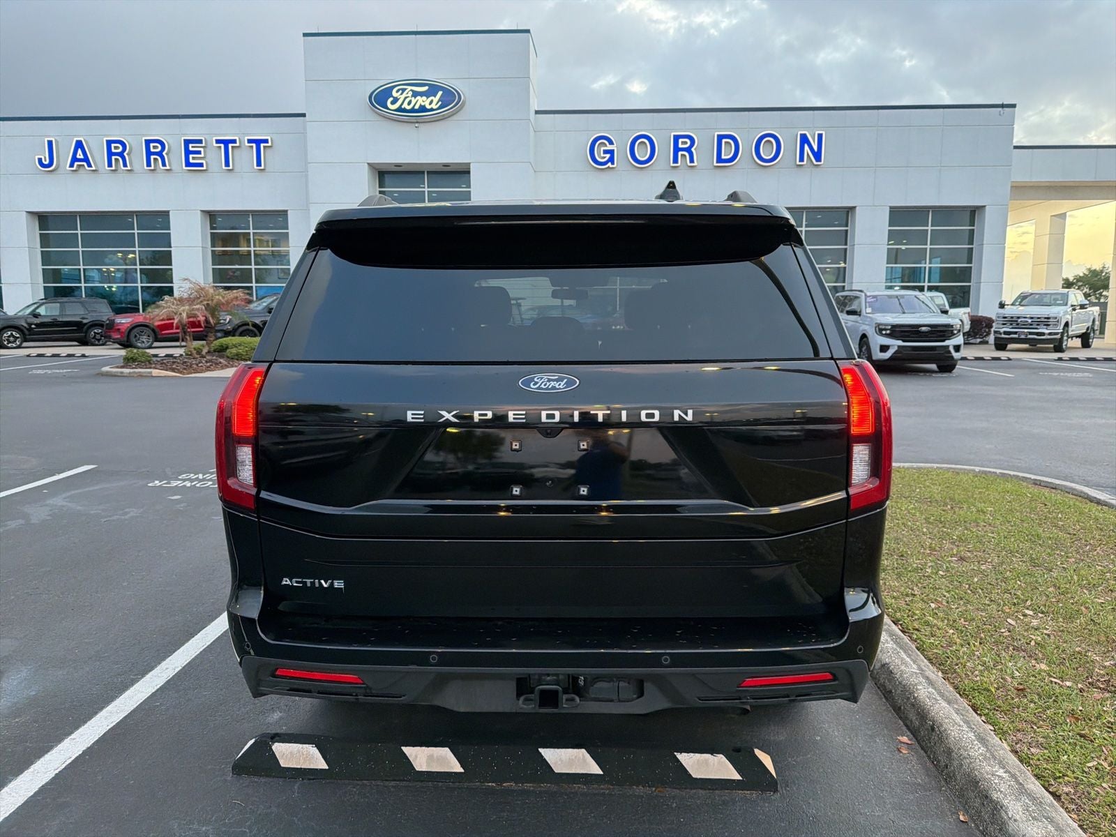 2025 Ford Expedition Active