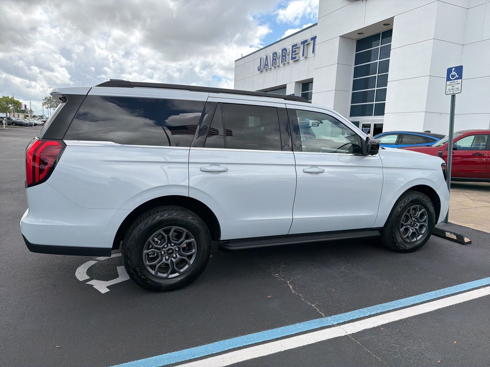 2025 Ford Expedition Active