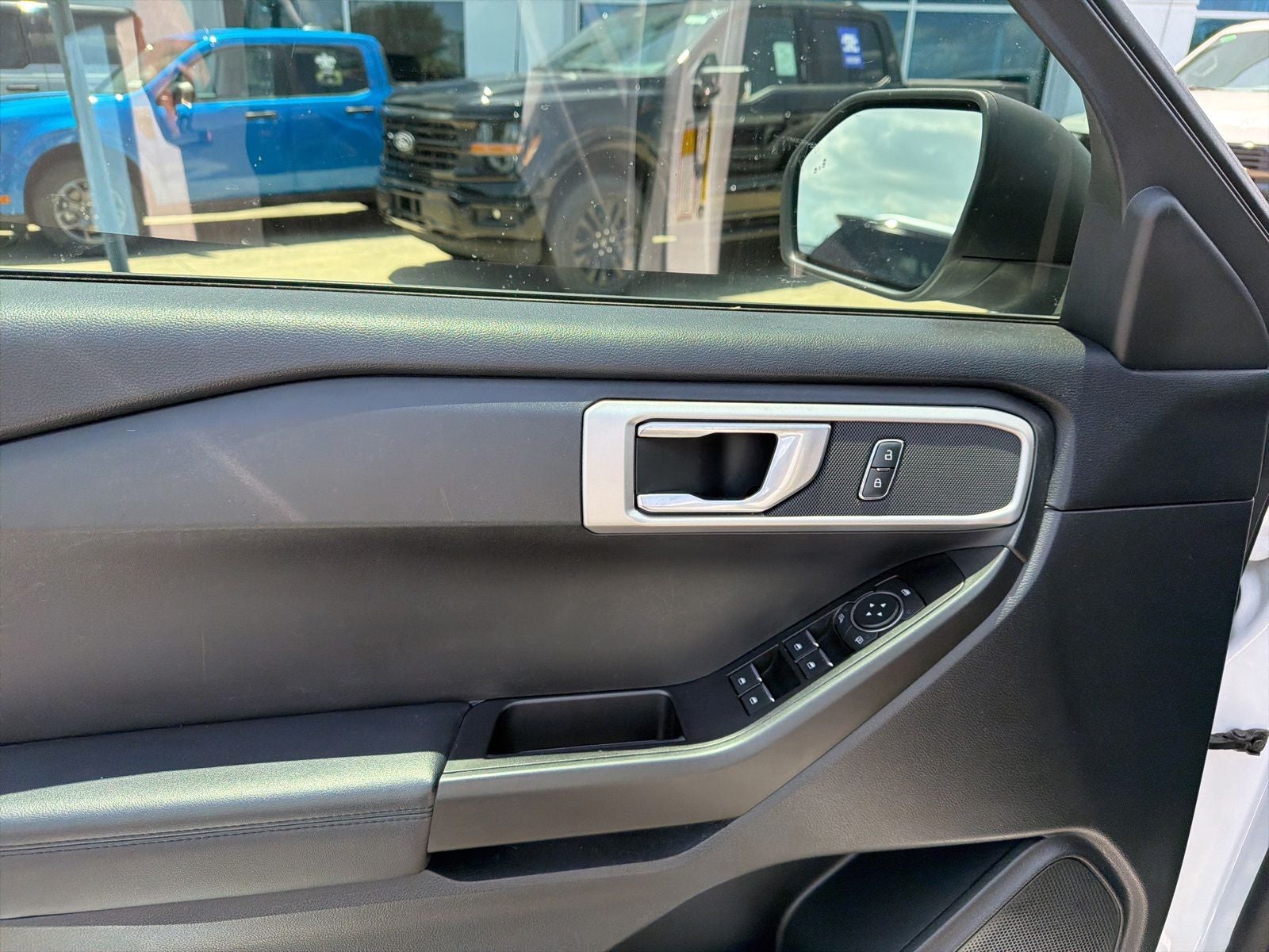 2020 Ford Explorer Base