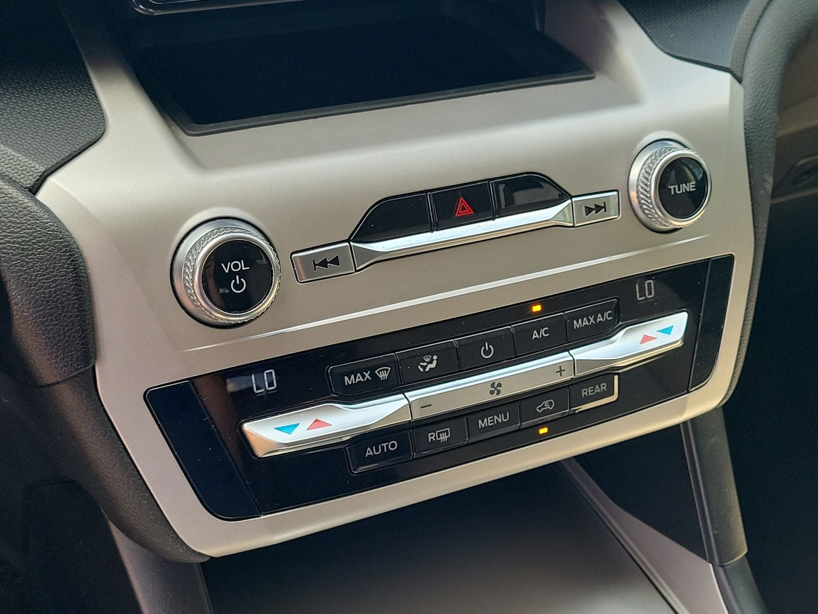 2020 Ford Explorer Base