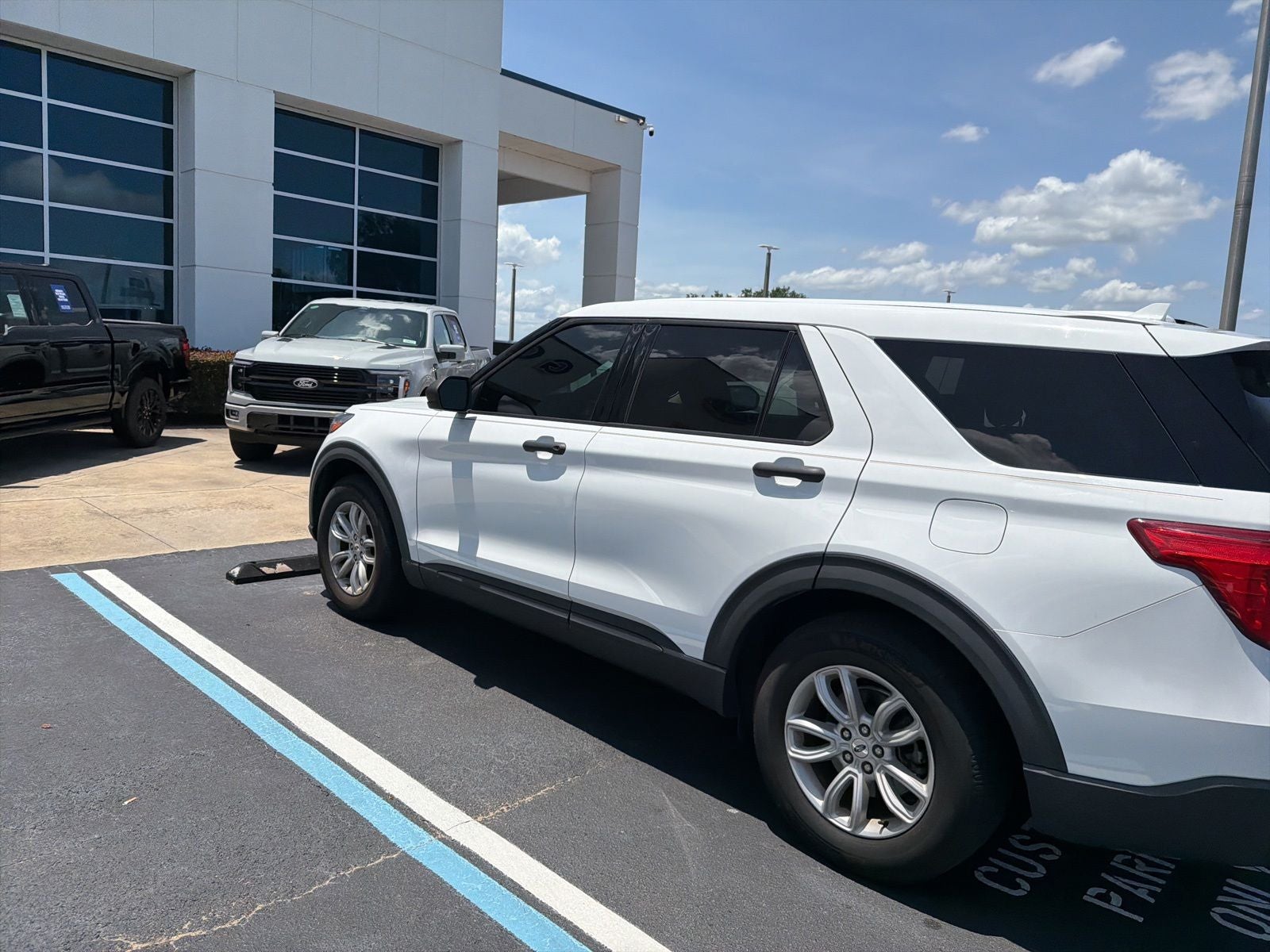 2020 Ford Explorer Base
