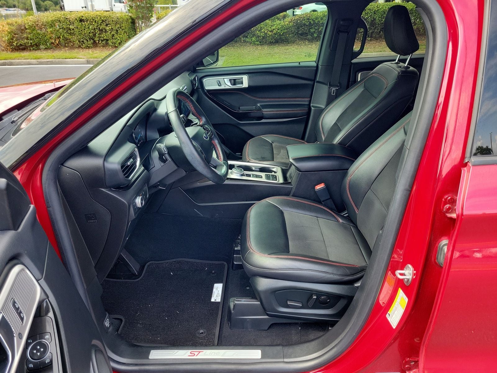 2022 Ford Explorer ST-Line