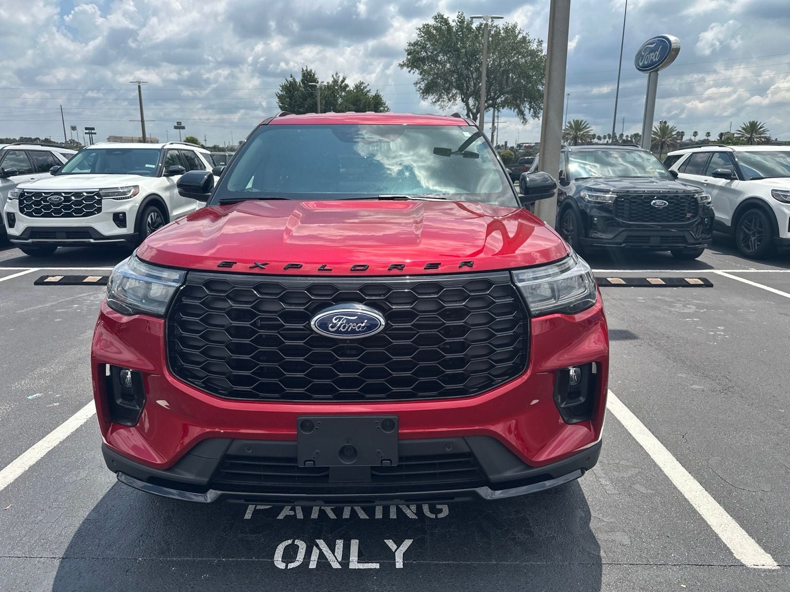 2025 Ford Explorer ST-Line