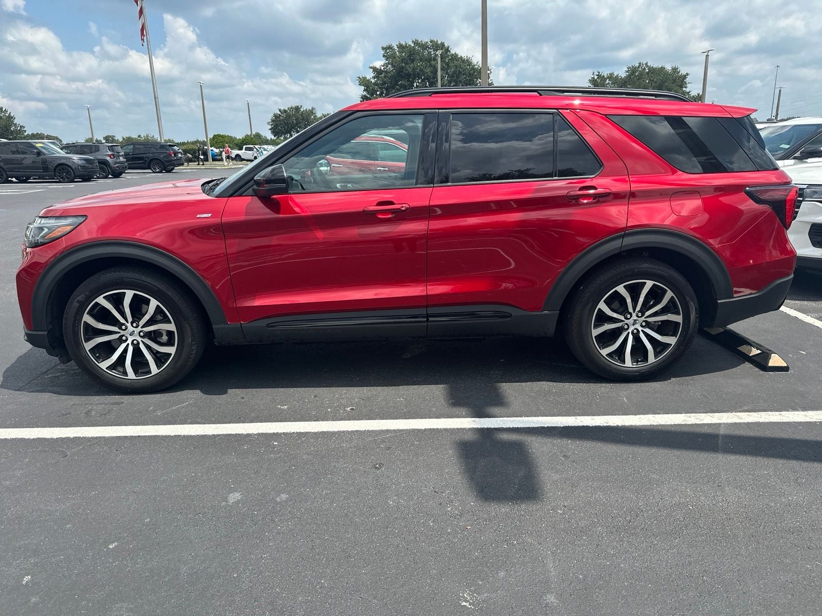 2025 Ford Explorer ST-Line