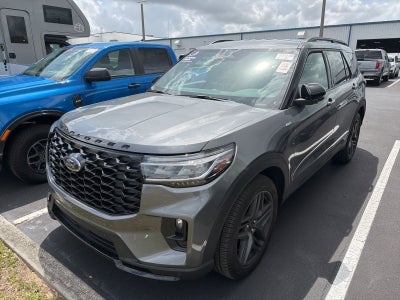 2025 Ford Explorer ST-Line