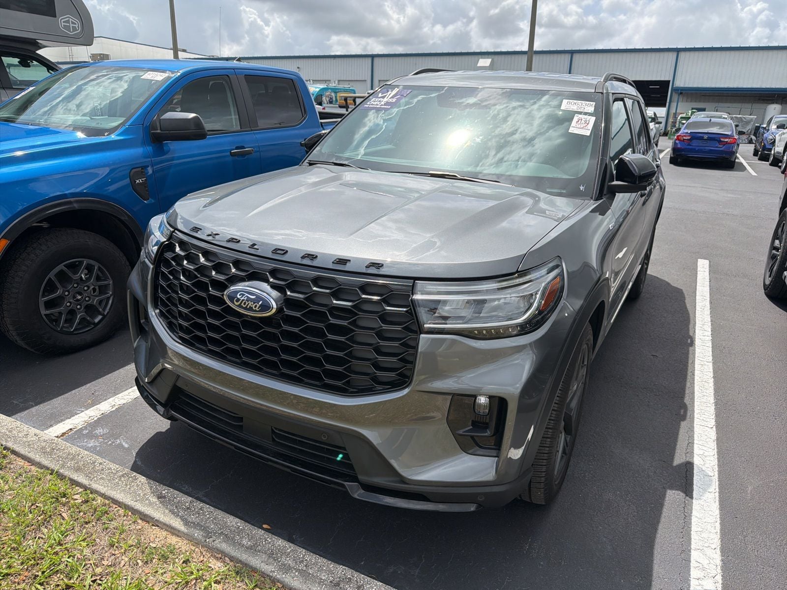 2025 Ford Explorer ST-Line