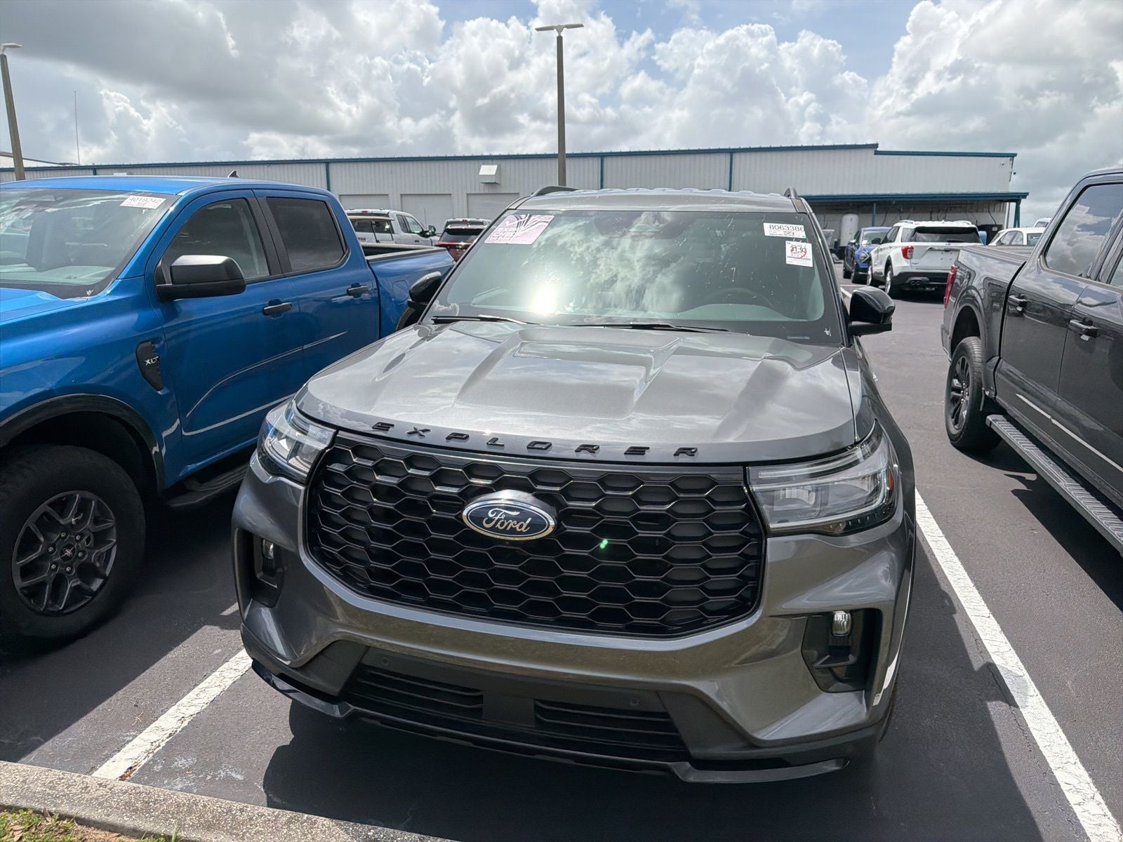 2025 Ford Explorer ST-Line