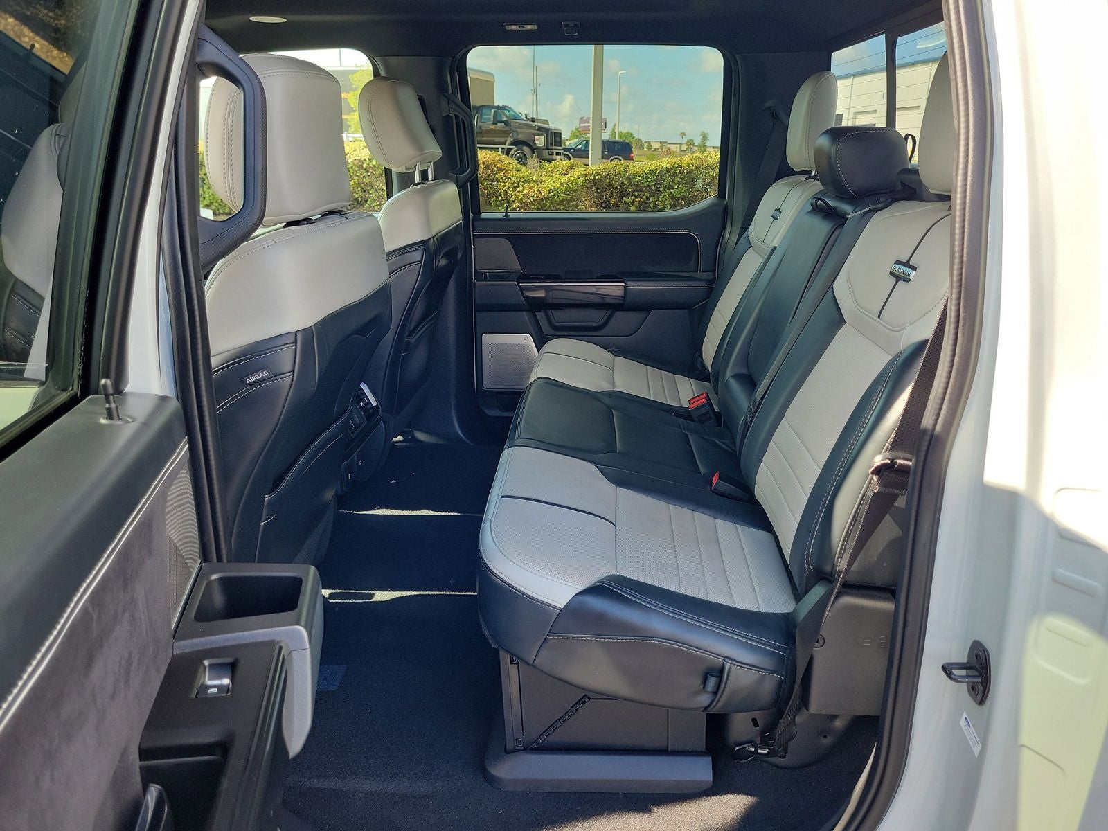 2023 Ford F-150 Lightning Platinum