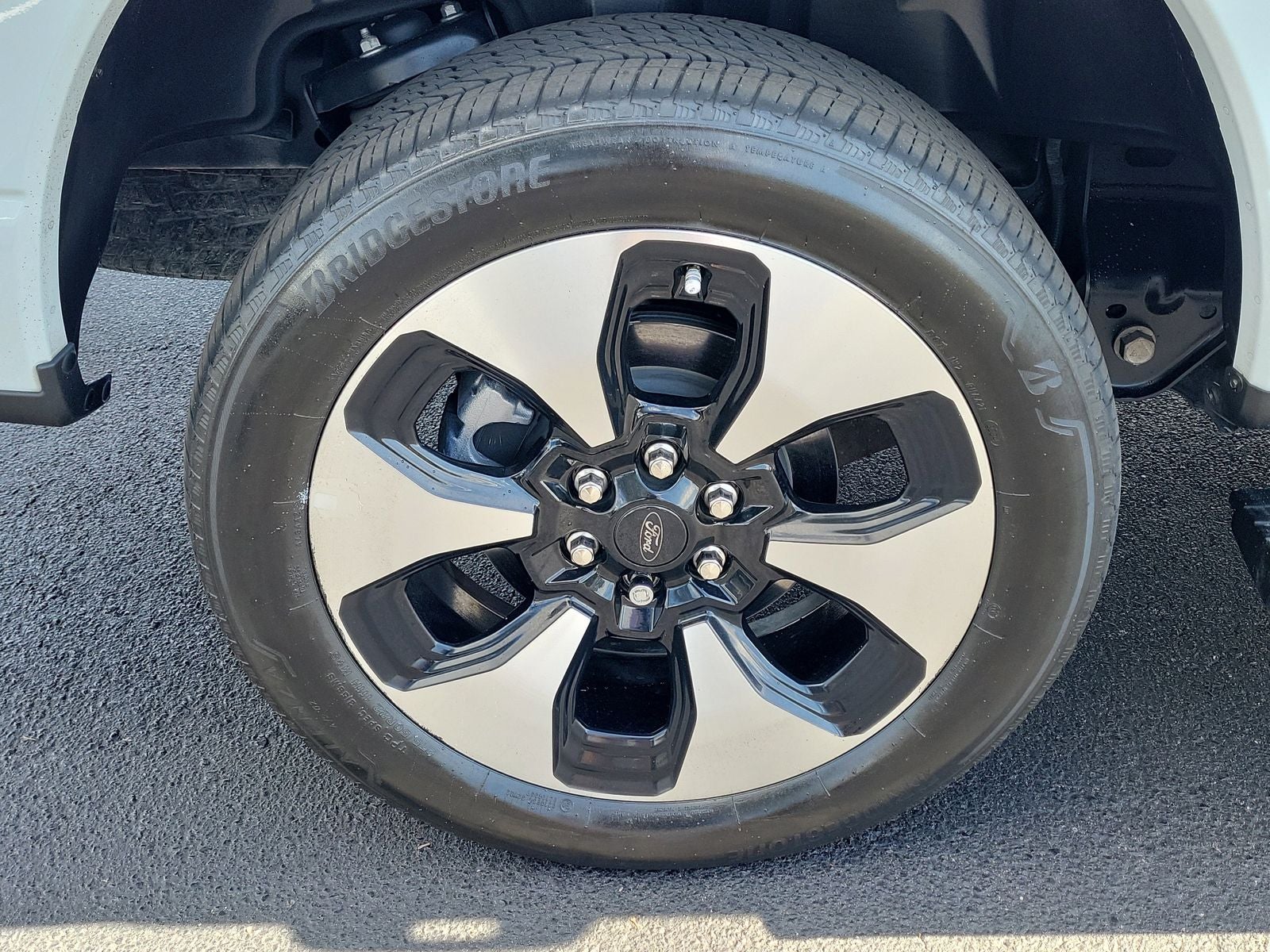 2023 Ford F-150 Lightning Platinum