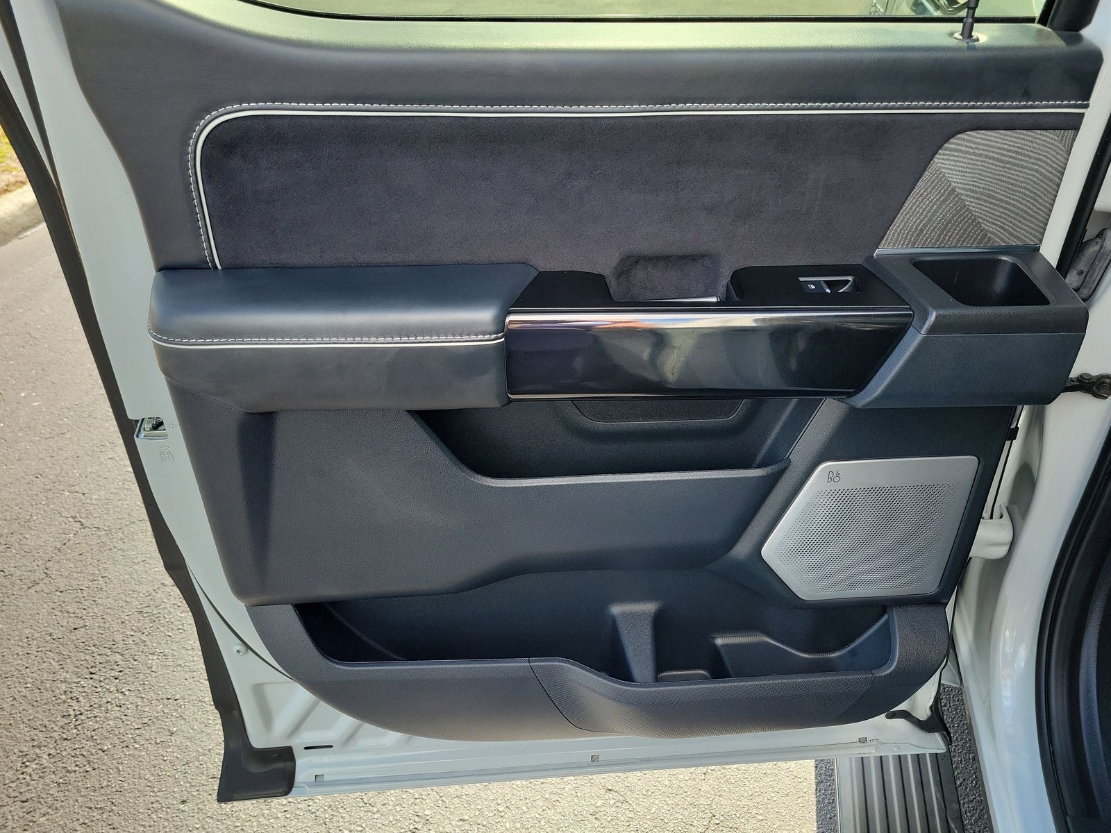 2023 Ford F-150 Lightning Platinum