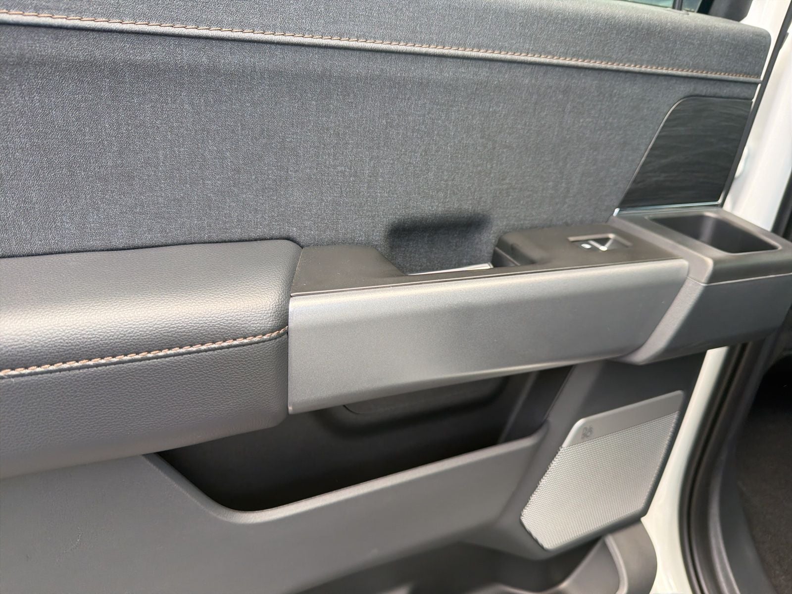 2024 Ford F-150 Lightning Lariat