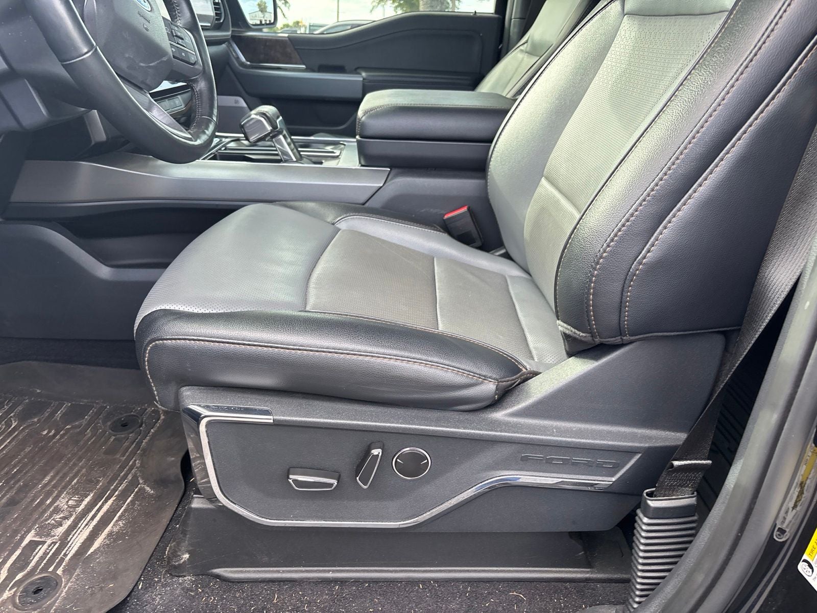 2023 Ford F-150 Lightning Lariat