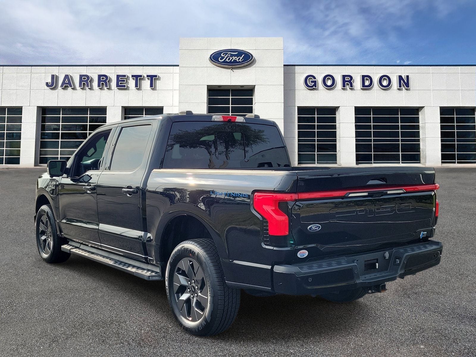 2023 Ford F-150 Lightning Lariat