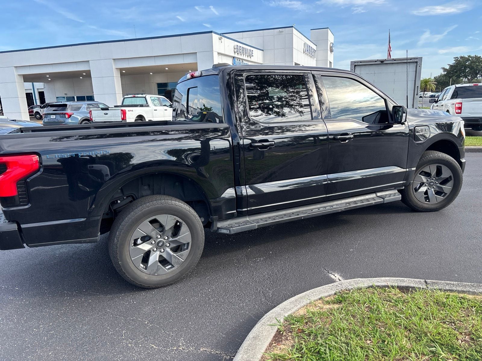 2023 Ford F-150 Lightning Lariat