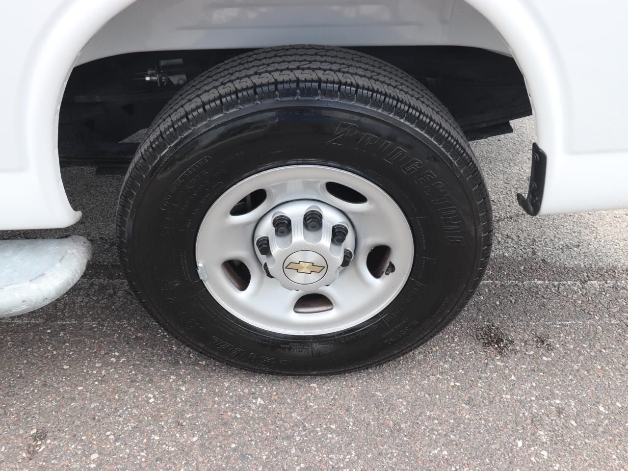 2025 Chevrolet Express 2500 Work Van Cargo