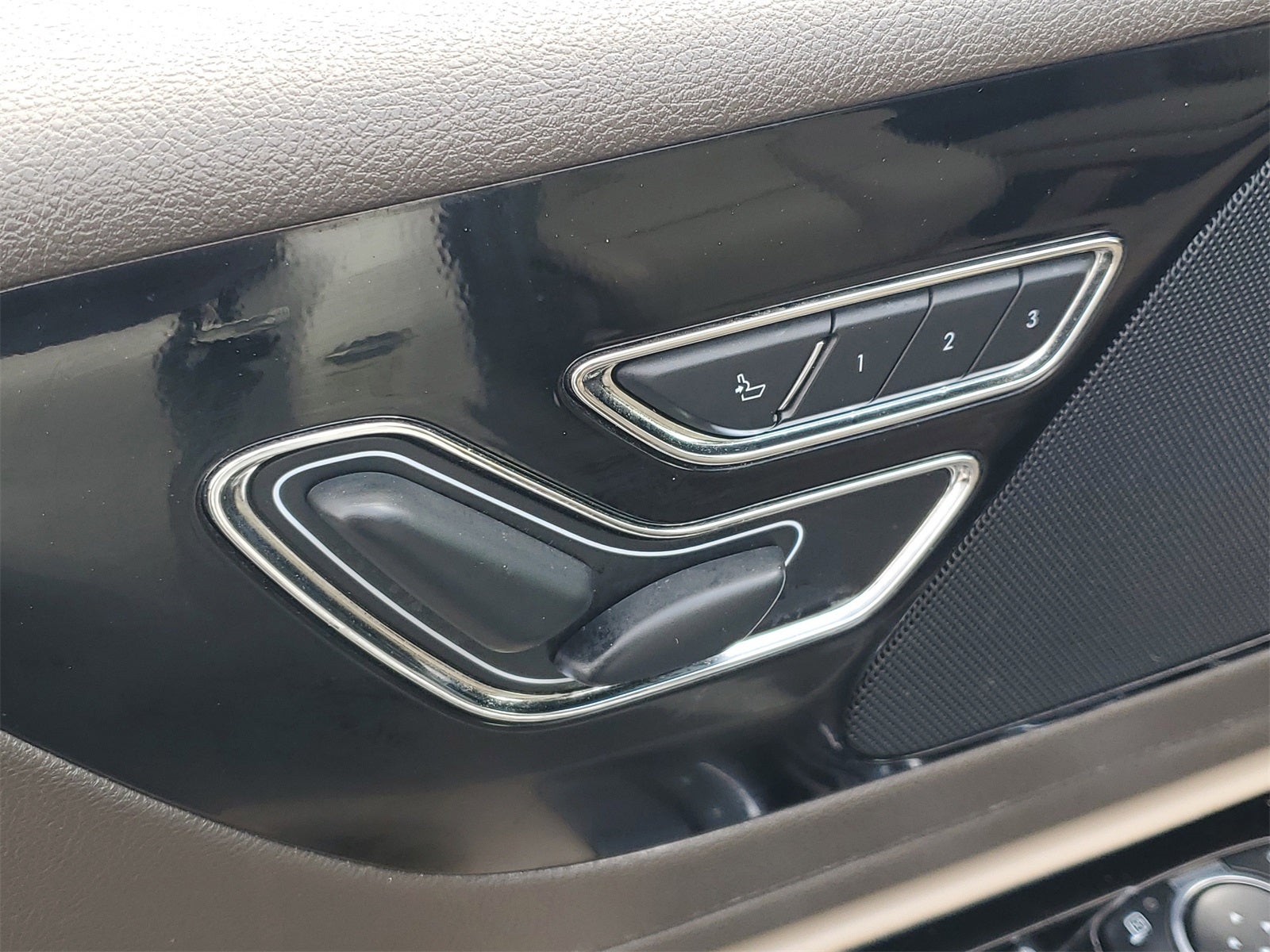 2023 Lincoln Aviator Standard