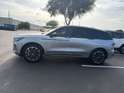 2025 Lincoln Nautilus Reserve